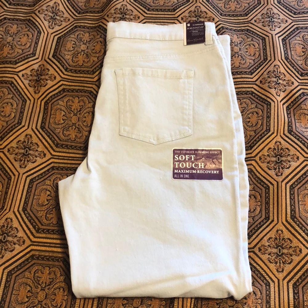 NWT GV Jeans